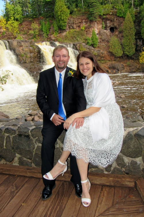 wedding portrait of Cristy De La Cruz ’96 and Clement